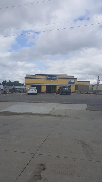 Travelodge By Wyndham Grand Forks Exterior foto