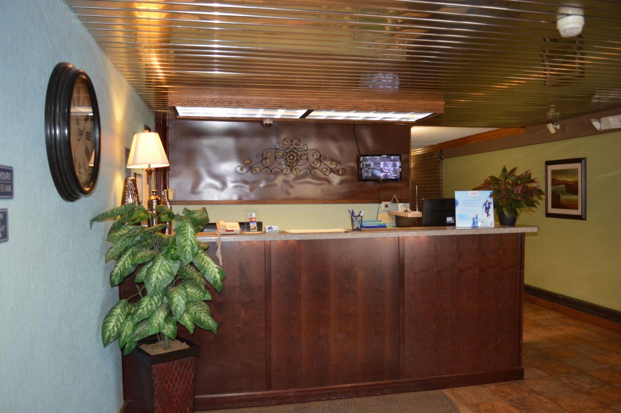 Travelodge By Wyndham Grand Forks Exterior foto